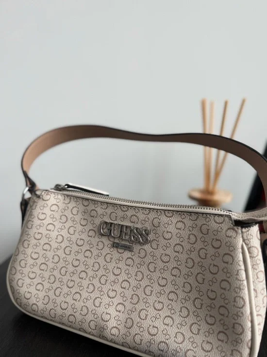 Guess Monogram Bag - Picture 2 of 7